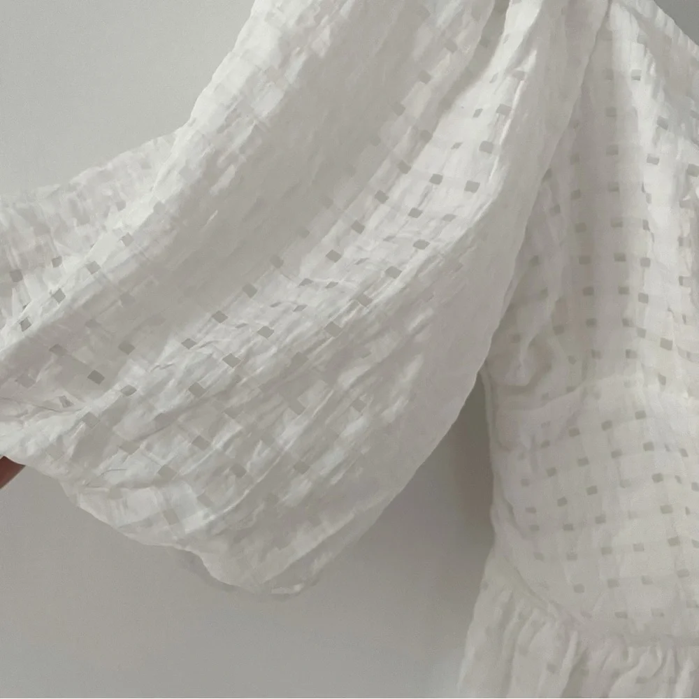 NWT &Merci- A ivory textured gingham puff sleeve Top medium size - Picture 4 of 6